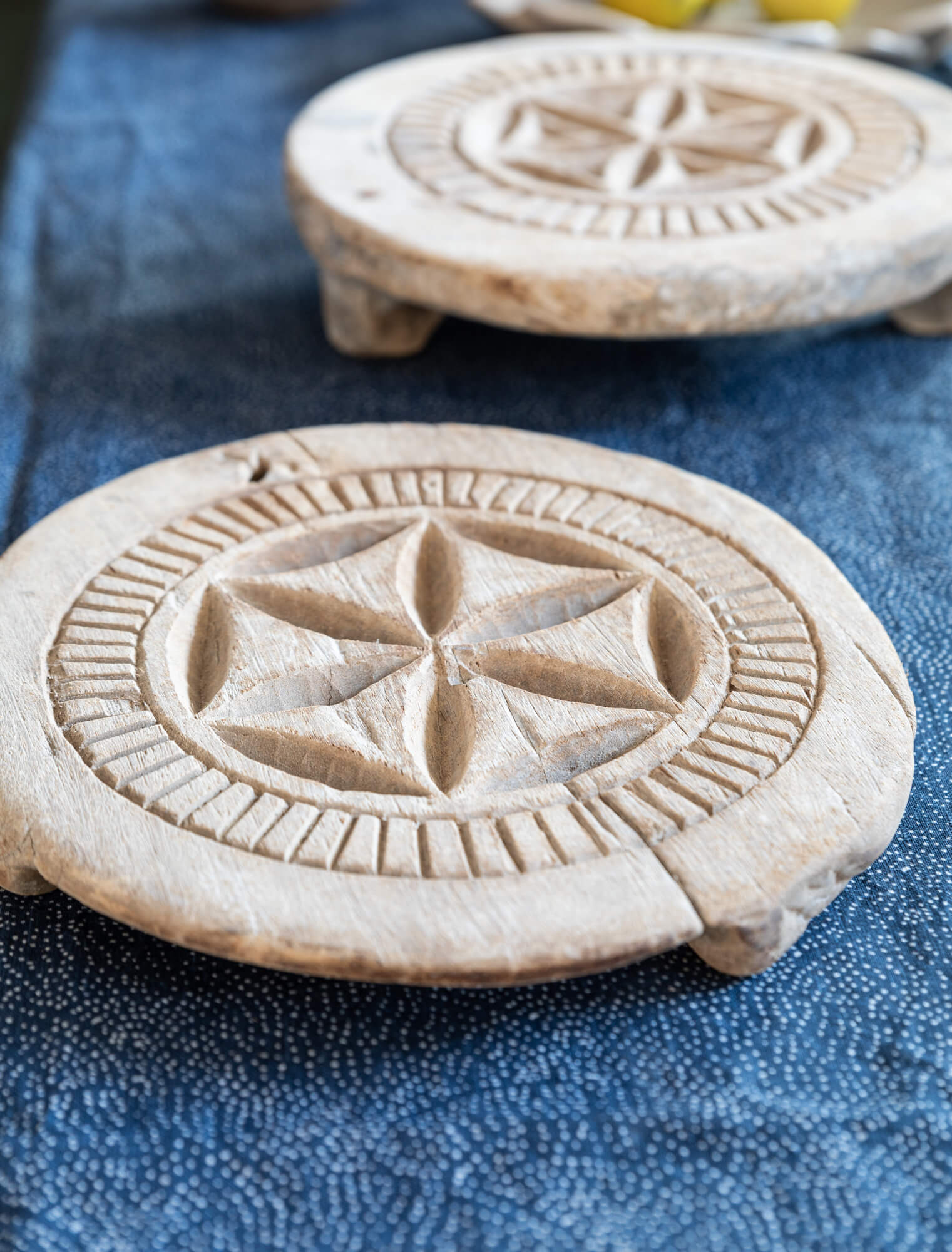 CARVED TRIVET vintage