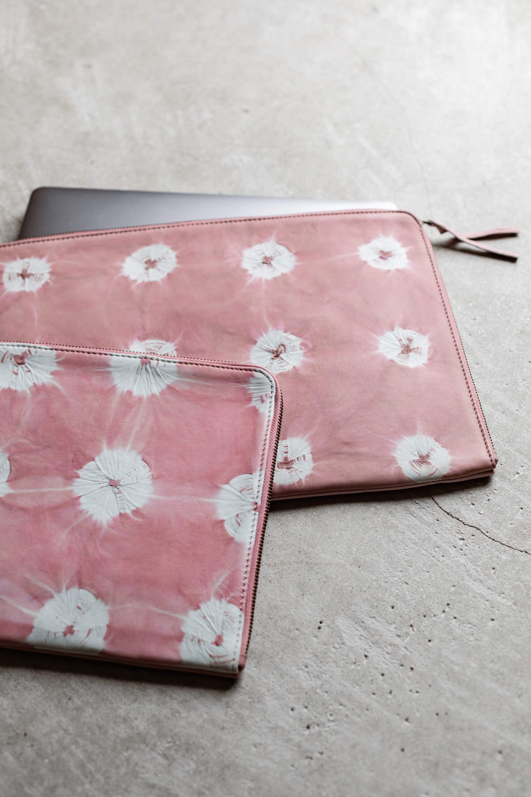 TIE DYE leather laptop case pink 11 inch