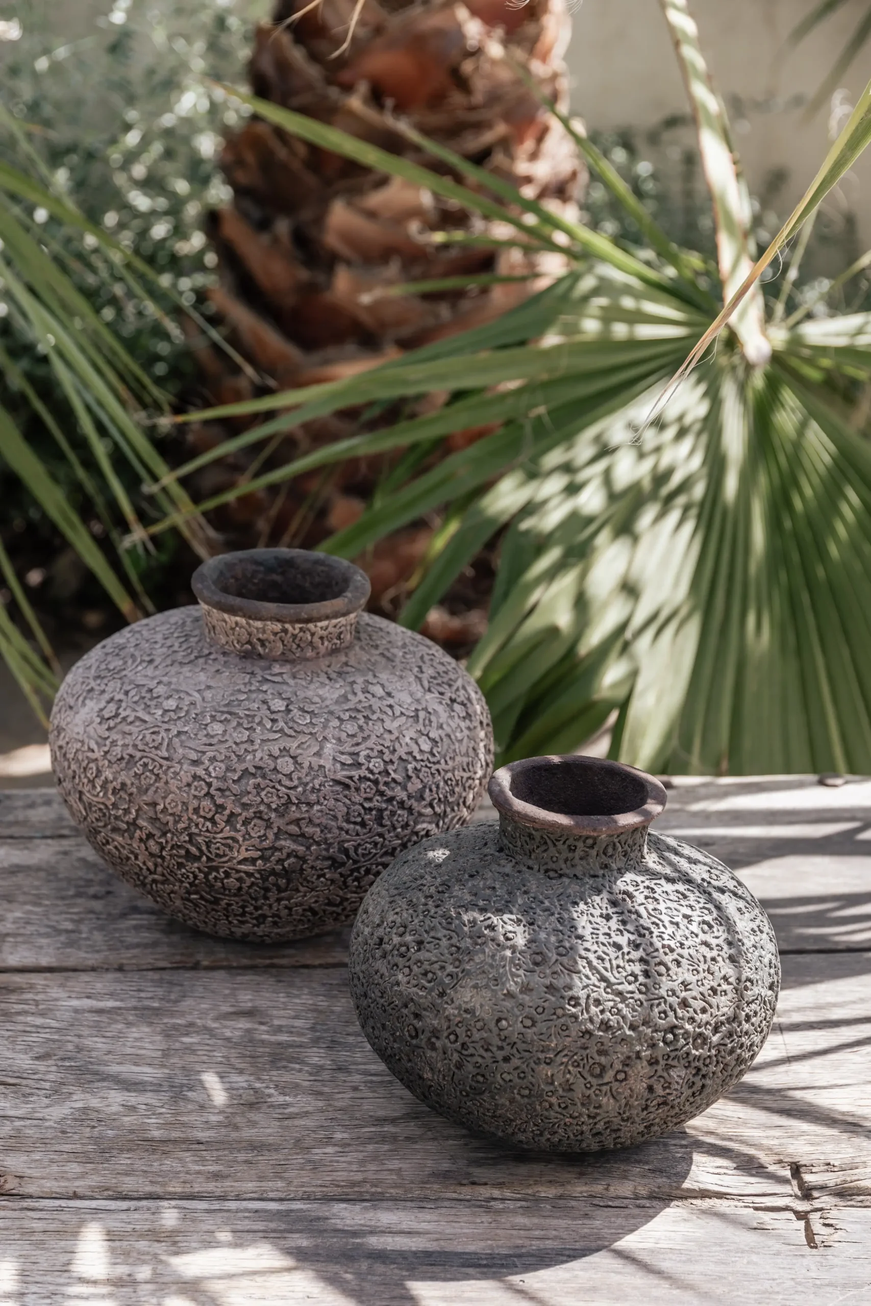 CARVED IRONPOT vintage - Image 2