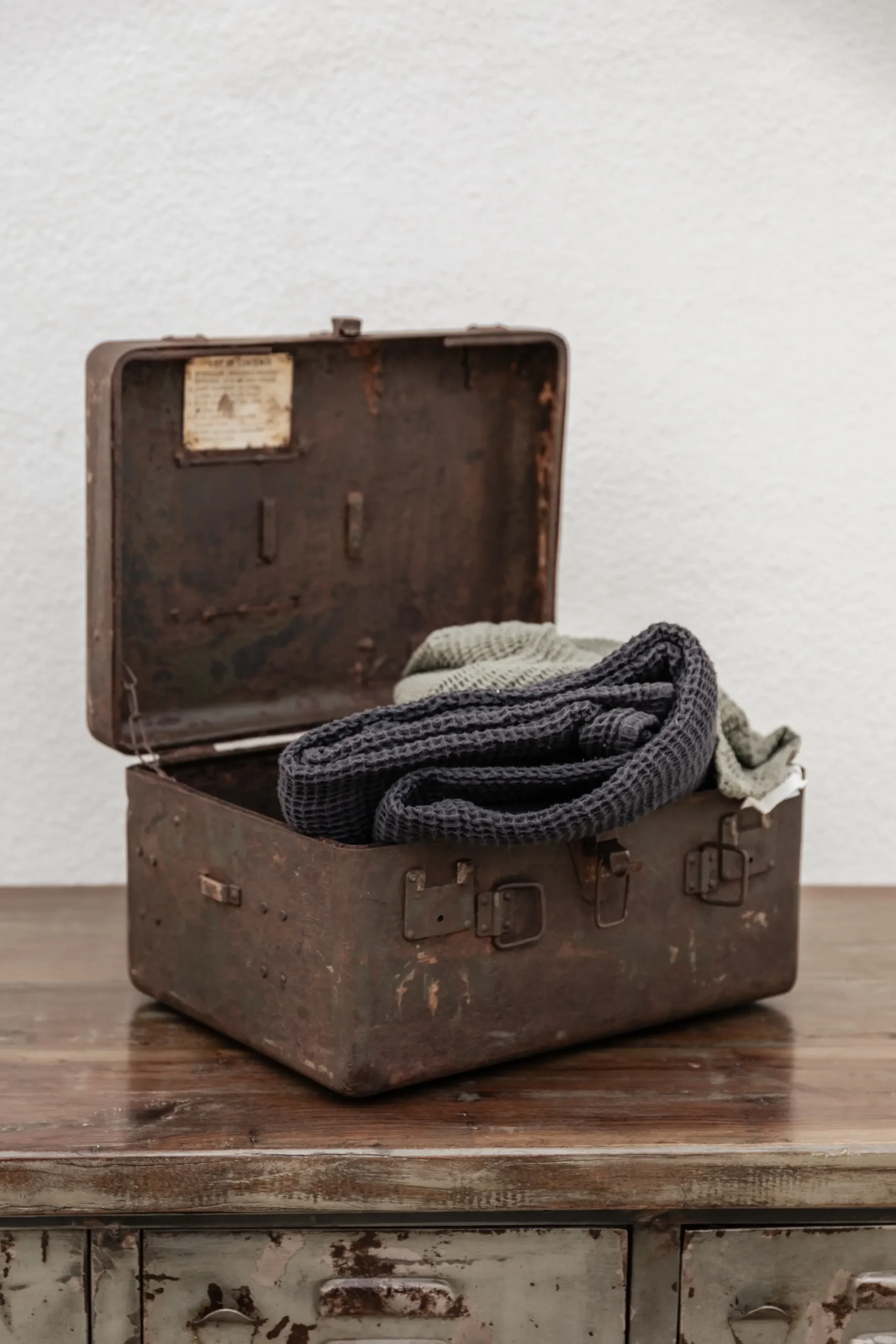 MILITARY old military box in iron - Image 3