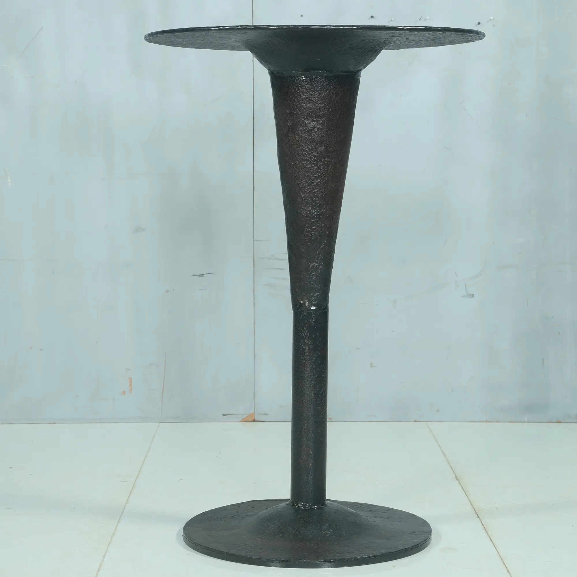 Iron bar table in reclaimed iron - Image 2
