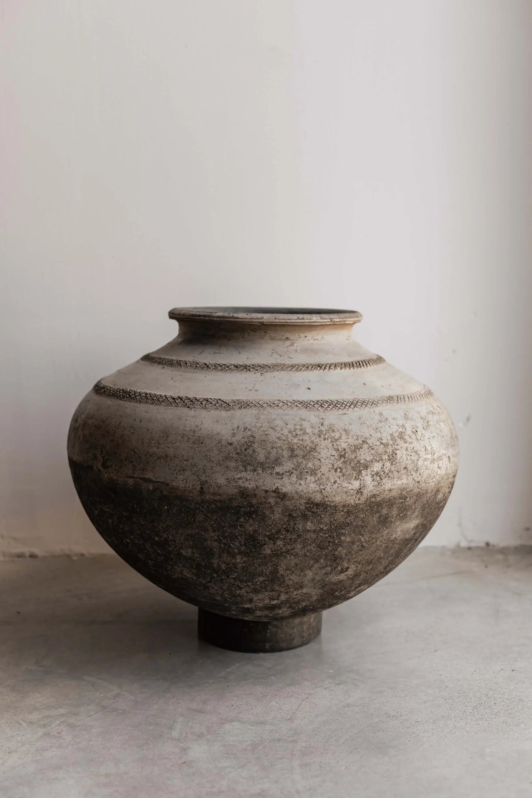 Old clay pot BLOOM