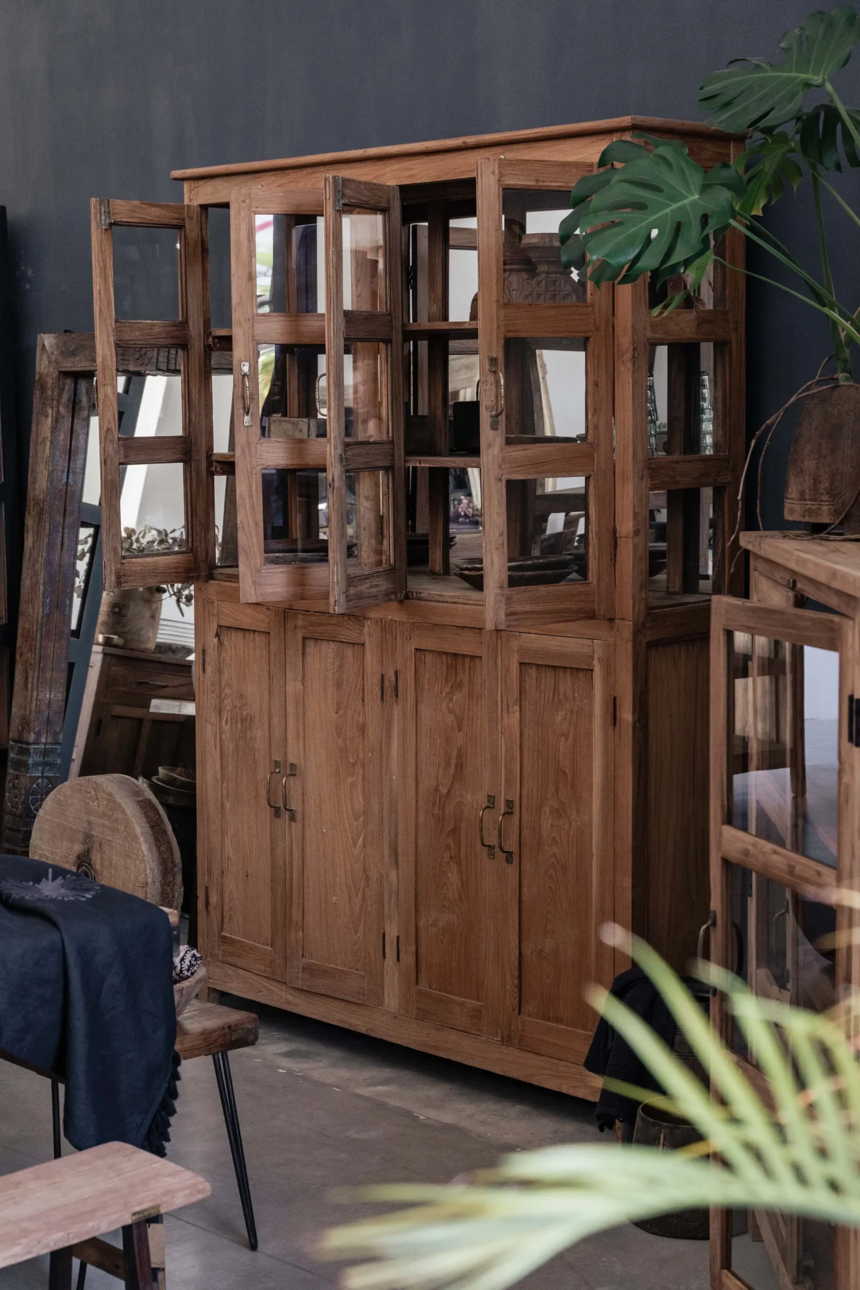 EMELIA vintage cabinet in teak - Image 3