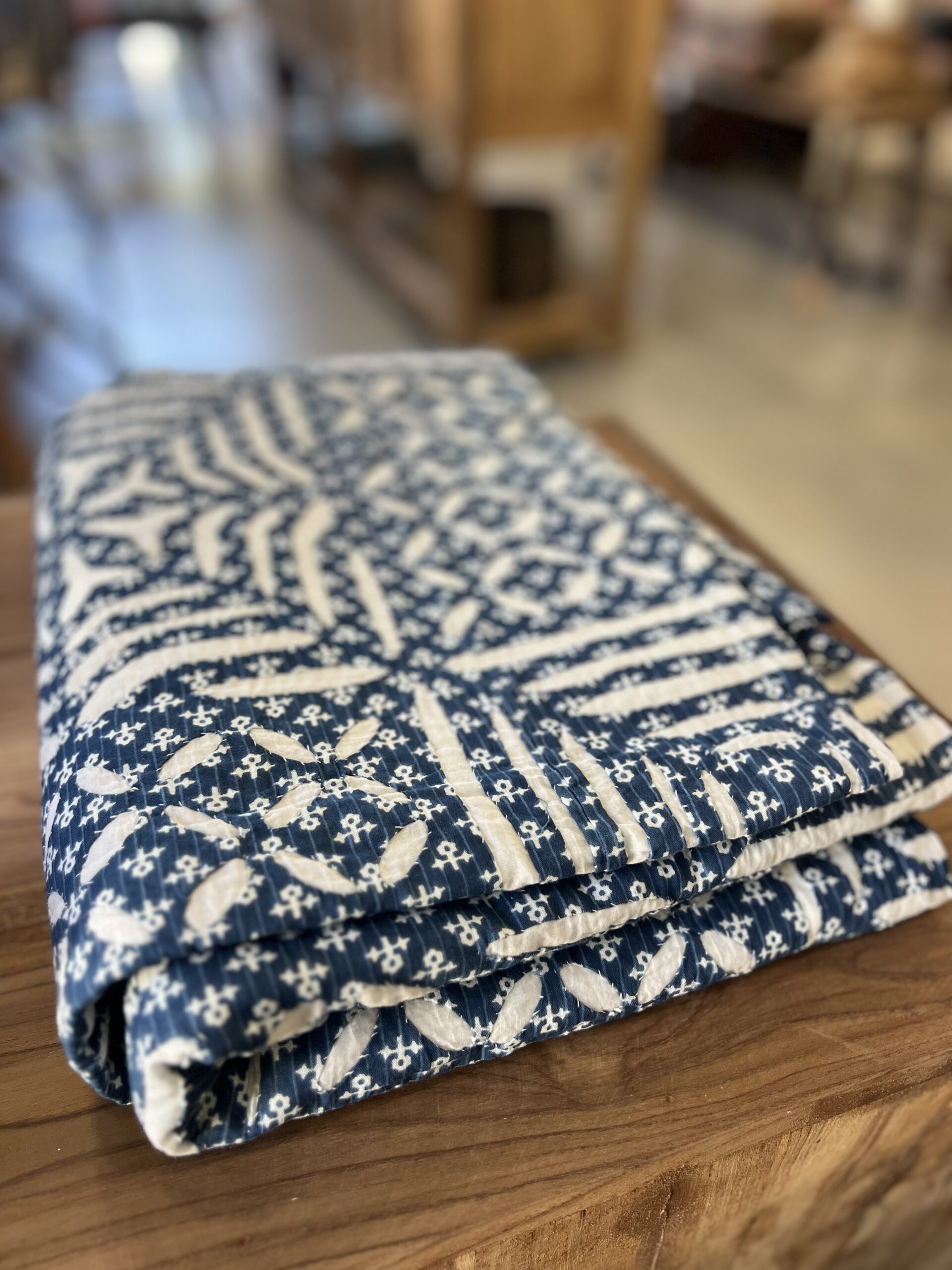 CUTWORK blue bedspread 220*260 - Image 2