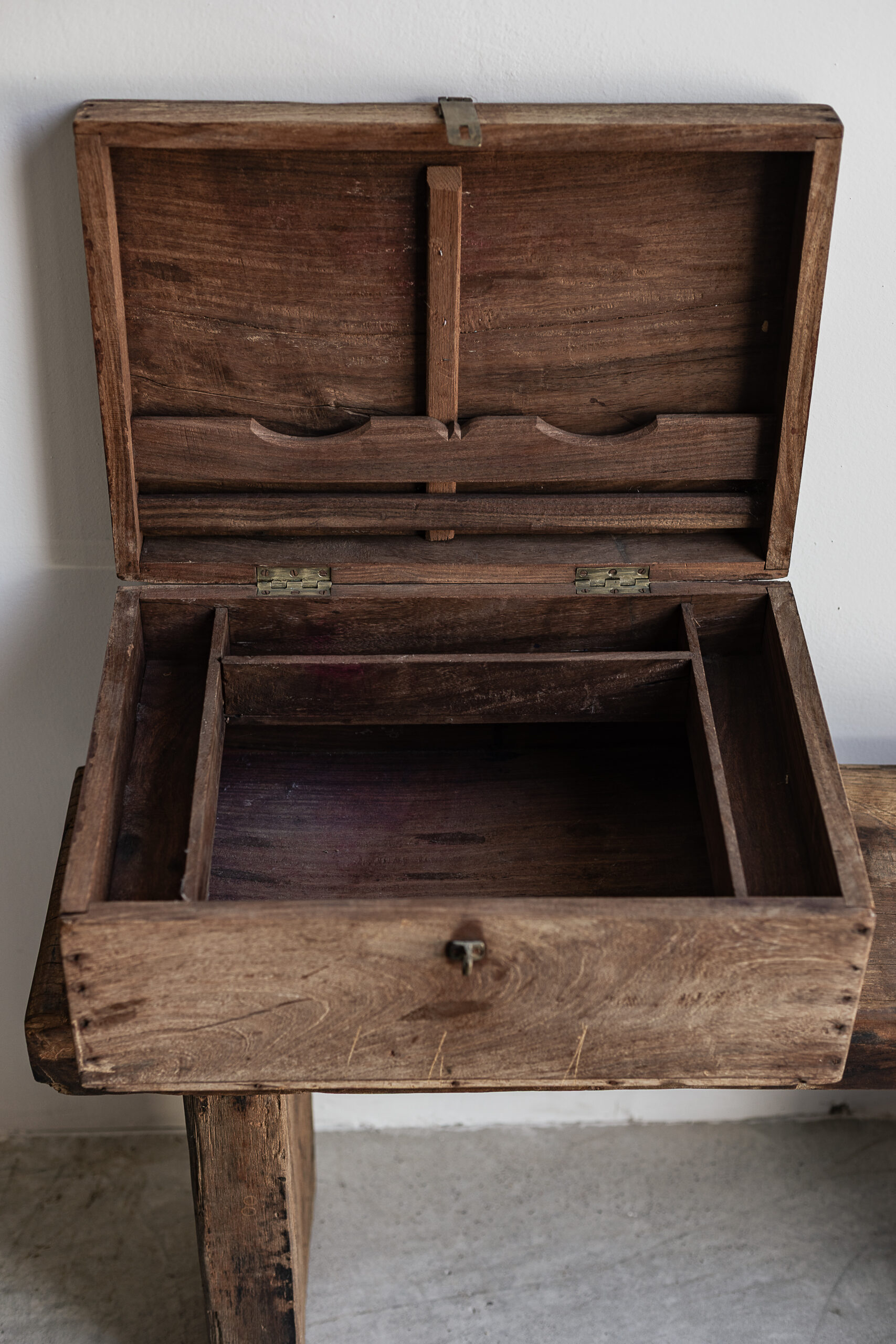 Vintage wood storage box with brass hinges and interior compartments, natural worn finish — Soulosofie Mallorca
