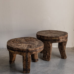 Pair of vintage Naga tribal solid wood stools from Nagaland with organic freeform top and chunky legs — Soulosofie Mallorca