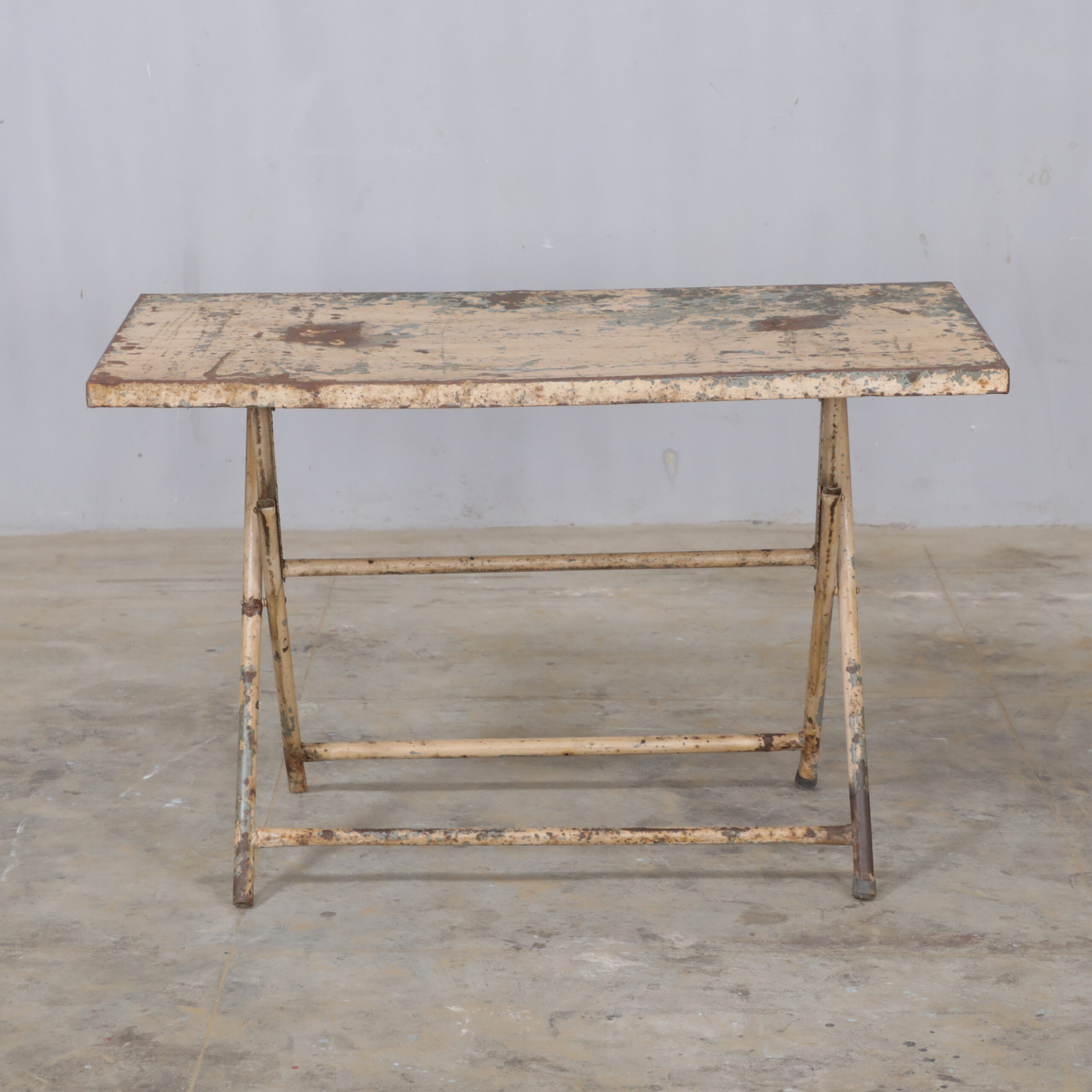 Vintage Iron Table 111 cm | Soulosofie Mallorca