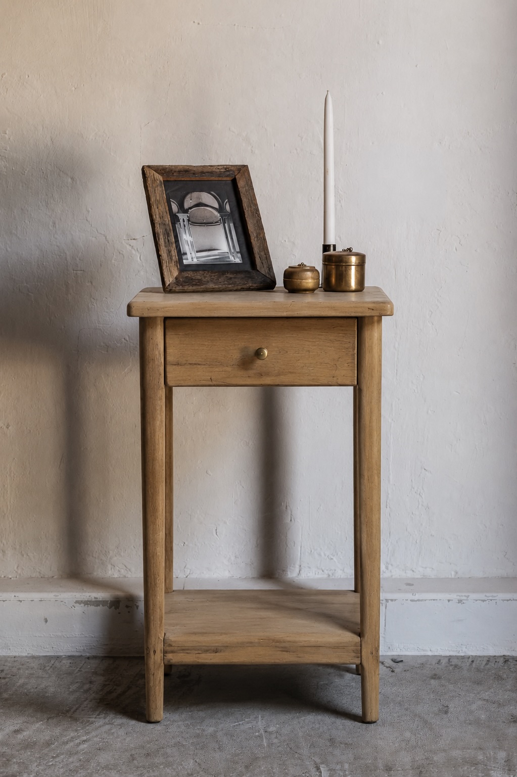 reclaimed-wood-bedside-maud-rustic-mallorca-finca